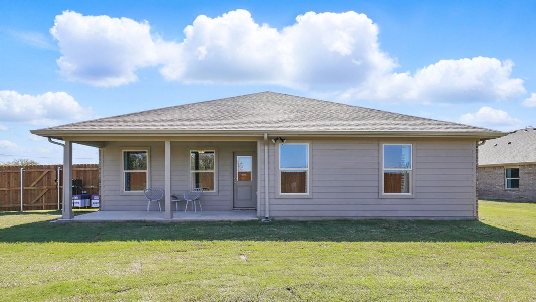 Exterior details of a home in Sandy Beach, Azle (Image 4). Exterior details of a home in Sandy Beach, Azle (Image 4).