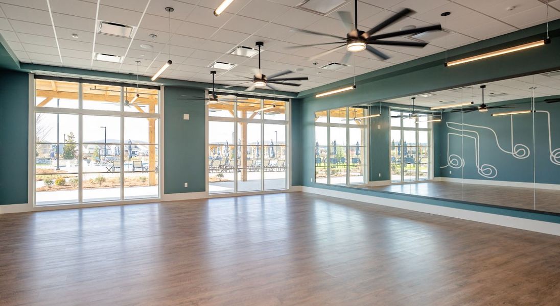 World-Class Amenity Center World-Class Amenity Center