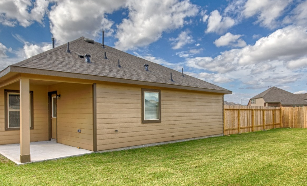 Image 5 of the Hunters Creek Estates community in Baytown, TX.