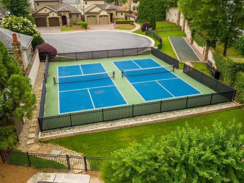 Community amenity available to residents of The Village at Towne Lake in Woodstock (Image 3).