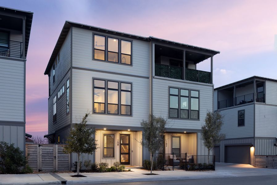 Condo located in Playmoor, San Antonio, highlighting architectural design (Image 2). Condo located in Playmoor, San Antonio, highlighting architectural design (Image 2).
