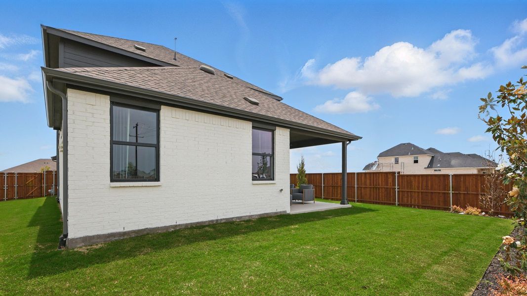 Exterior details of a home in Westridge Journey, McKinney (Image 12).