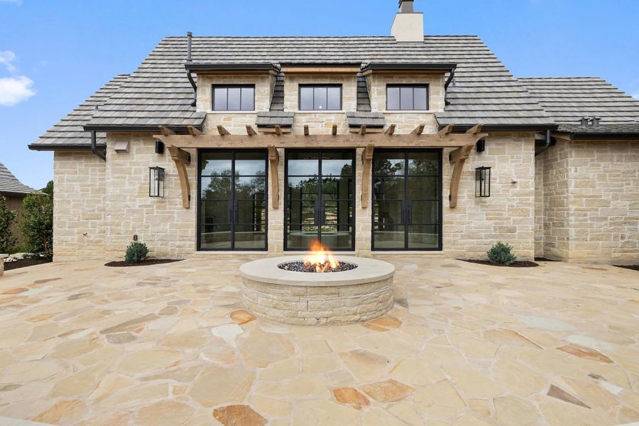 Exterior details of a home in Amarra - Barton Creek, Austin (Image 7).