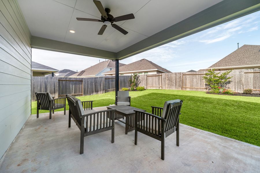 Exterior details of a home in Glen Oaks, Magnolia (Image 4). Exterior details of a home in Glen Oaks, Magnolia (Image 4).