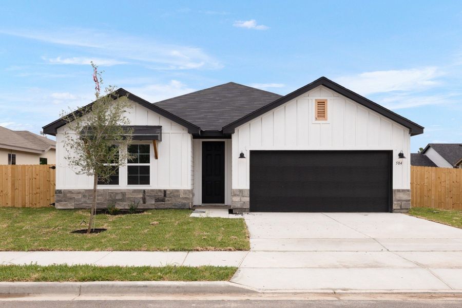 Front exterior of a home in the Alberta Heights community, located in Edinburg, TX (Image 36).