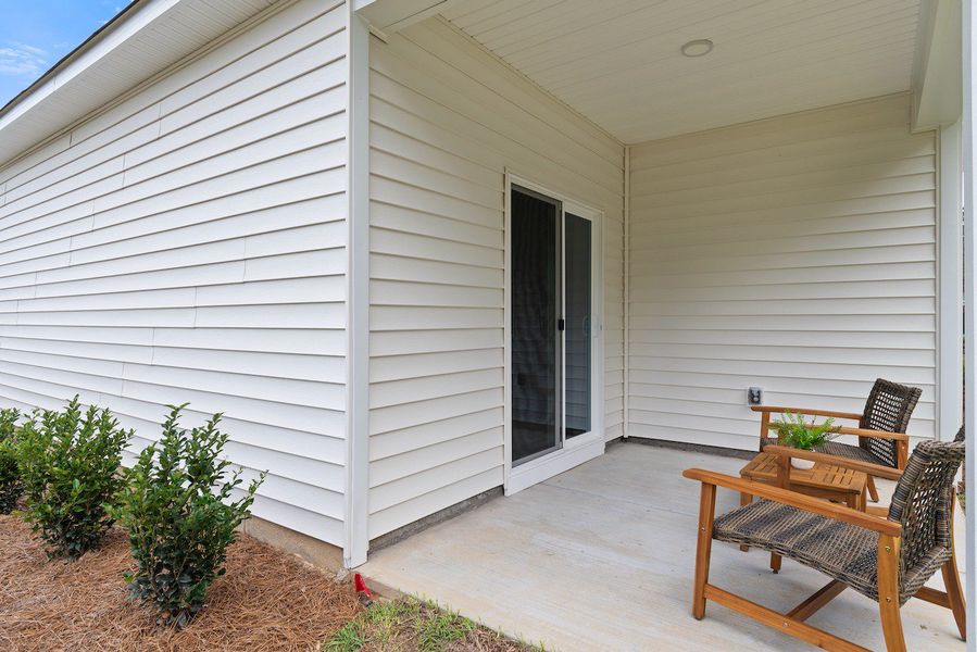 Front exterior of a home in the Summerville community, located in Darlington, SC (Image 11).