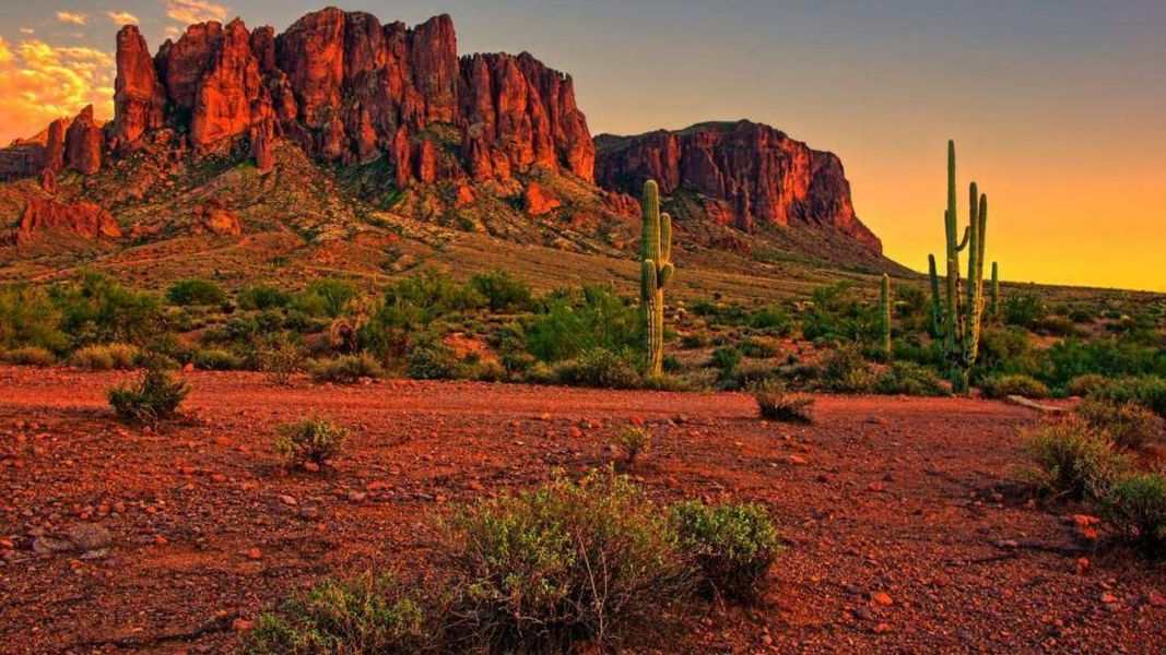 Superstition Mountain Range, Apache Junction AZ