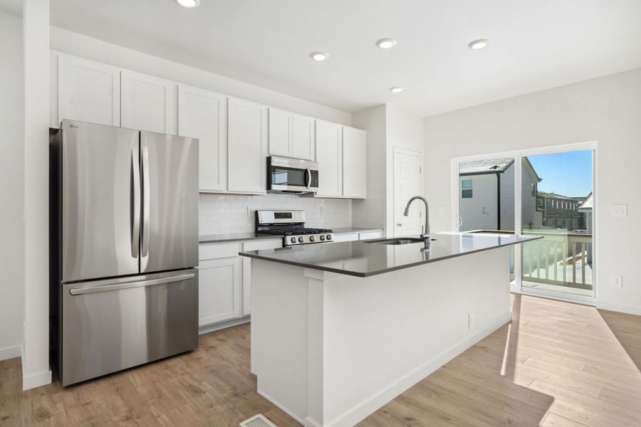 Stratton-Model-Kitchen