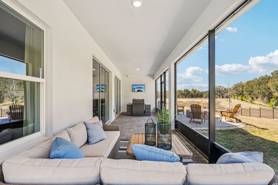 Exterior details of a home in The Reserve At Hammock Oaks, Lady Lake (Image 4).