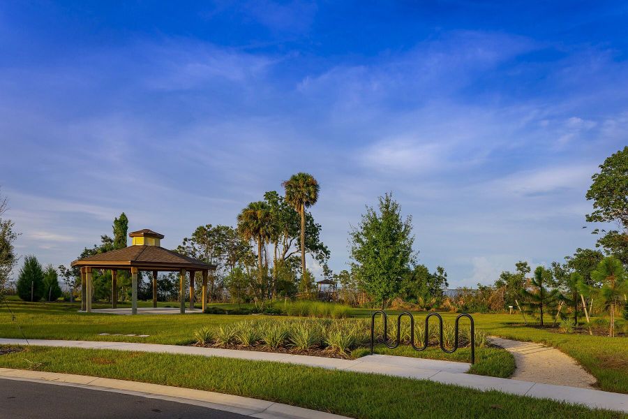 Image 23 of the Hull Island at Oakland community in Oakland, FL.