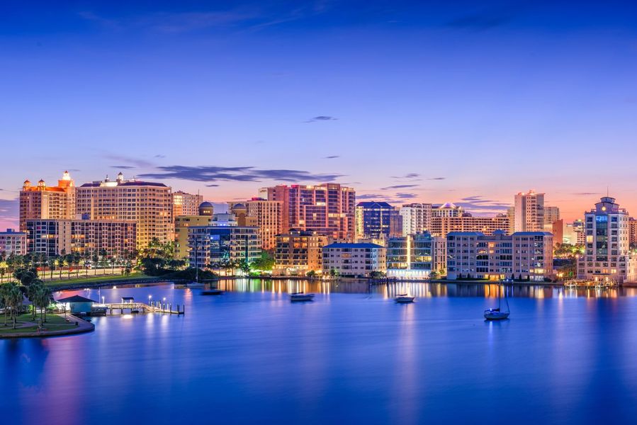 Convenient to Sarasota, Bradenton, and Downtown Tampa Convenient to Sarasota, Bradenton, and Downtown Tampa