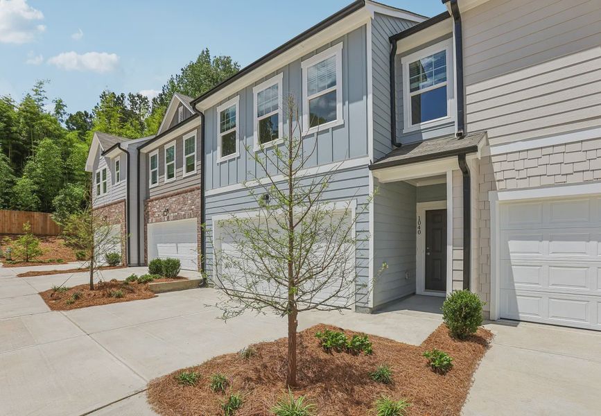 Front exterior of a home in the Chestnut Grove community, located in Douglasville, GA (Image 14).