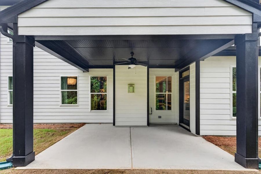 Exterior details of a home in Arbor West, Dawsonville (Image 3).