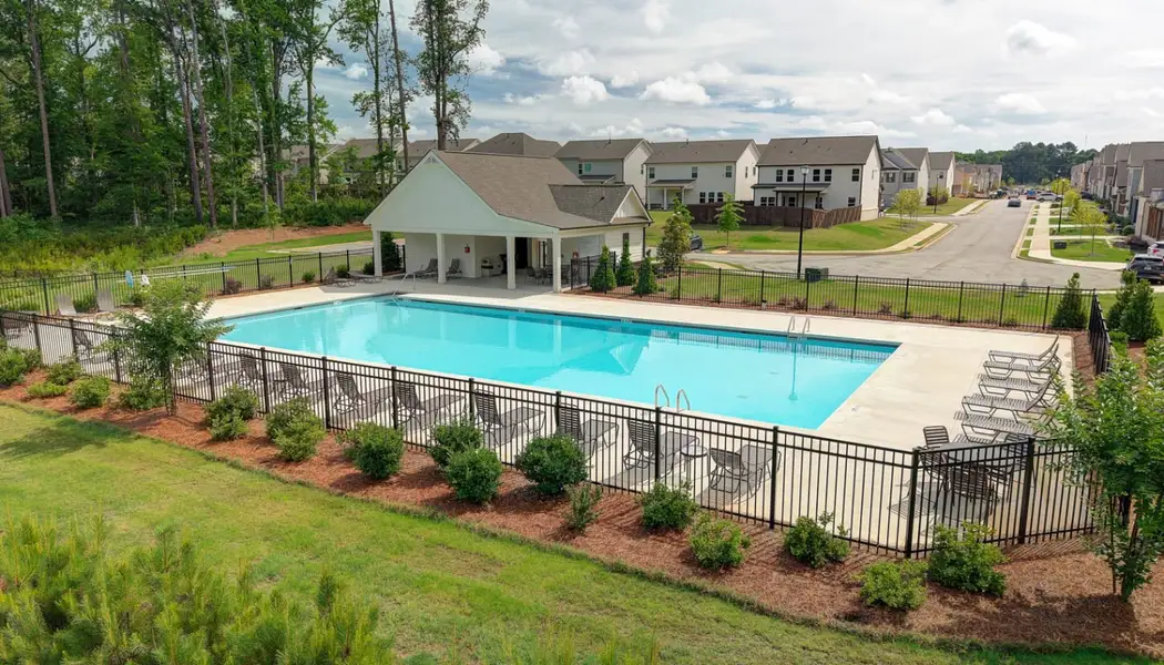 Community amenity available to residents of Crofton Place Enclave in Snellville (Image 3).