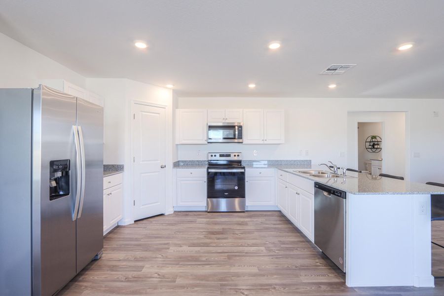 cross creek ranch model kitchen (1)