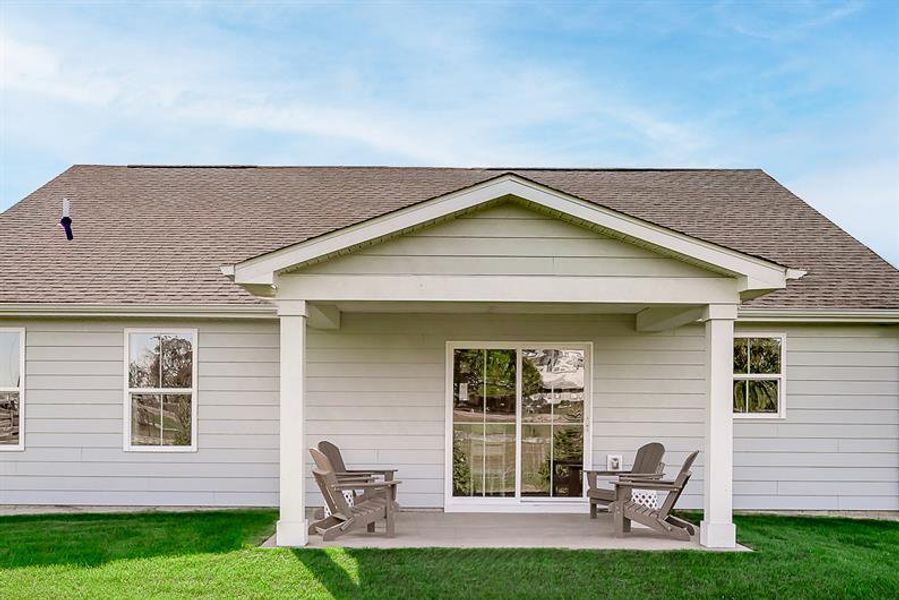 Optional covered porches offer comfort and outdoor style. Optional covered porches offer comfort and outdoor style.