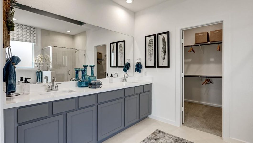 Furnished interior in a model home at Emberly  45' in Beasley (Image 29).