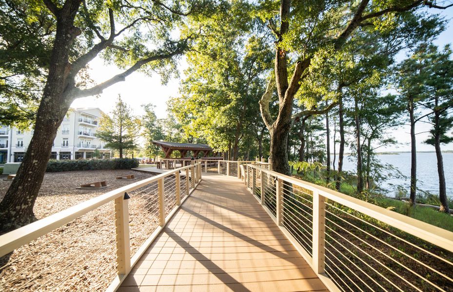 Image 14 of the Lakeside Townes at Riverlights community in Wilmington, NC.