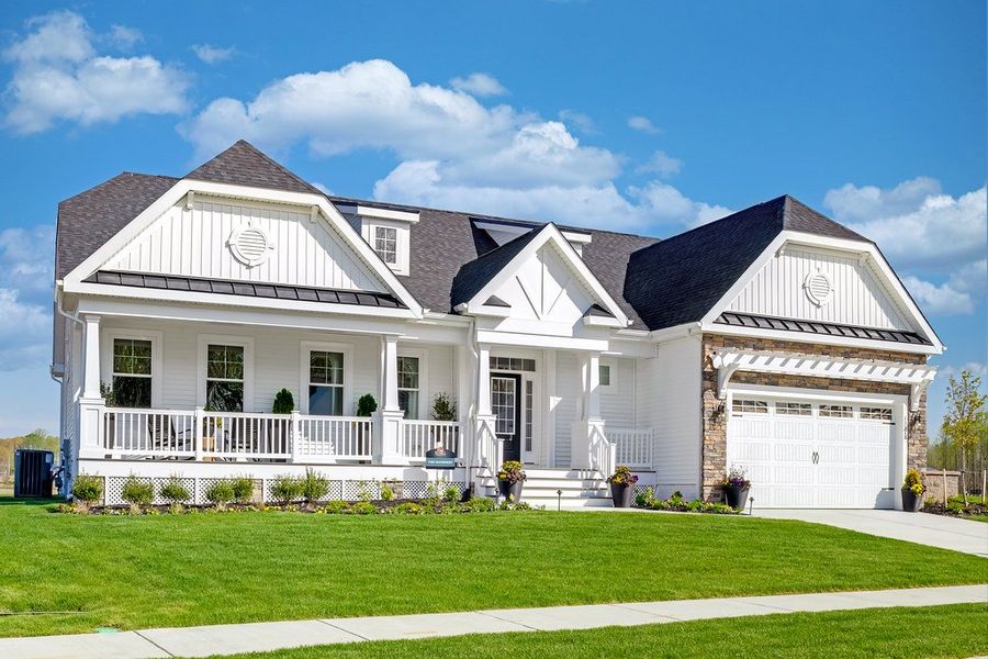 Front exterior of a home in the Norman Ridge community, located in Hendersonville, TN (Image 1). Front exterior of a home in the Norman Ridge community, located in Hendersonville, TN (Image 1).