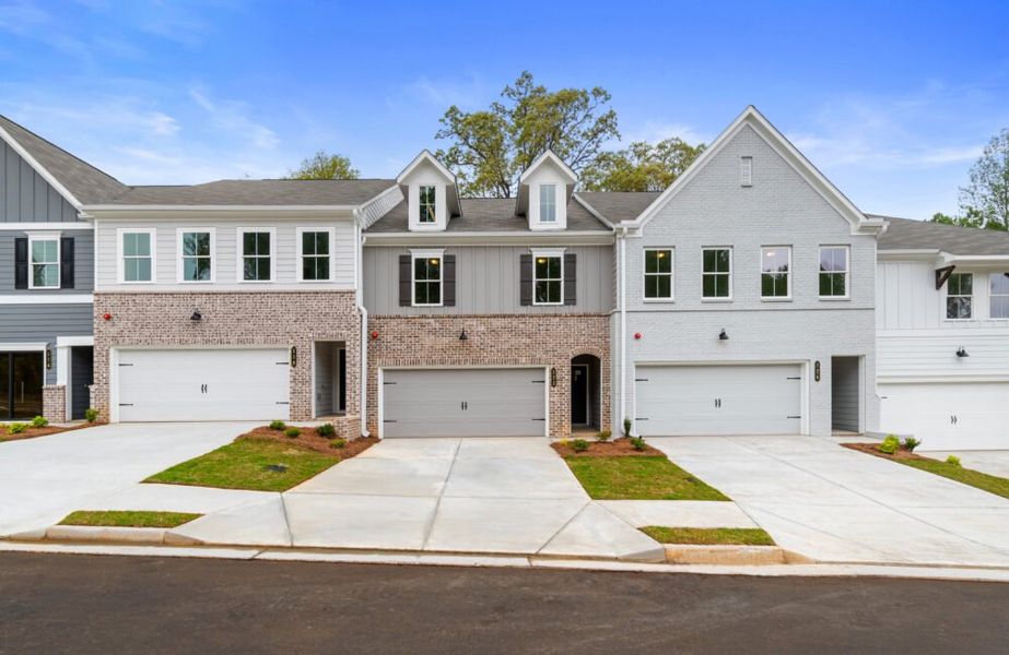 Front exterior of a home in the Bluffs at Bells Ferry community, located in Marietta, GA (Image 2).