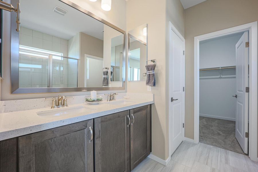 Primary Bathroom | Encatadora | Marketside Tercera | Verrado | New homes in Buckeye, Arizona | Landsea Homes Primary Bathroom | Encatadora | Marketside Tercera | Verrado | New homes in Buckeye, Arizona | Landsea Homes
