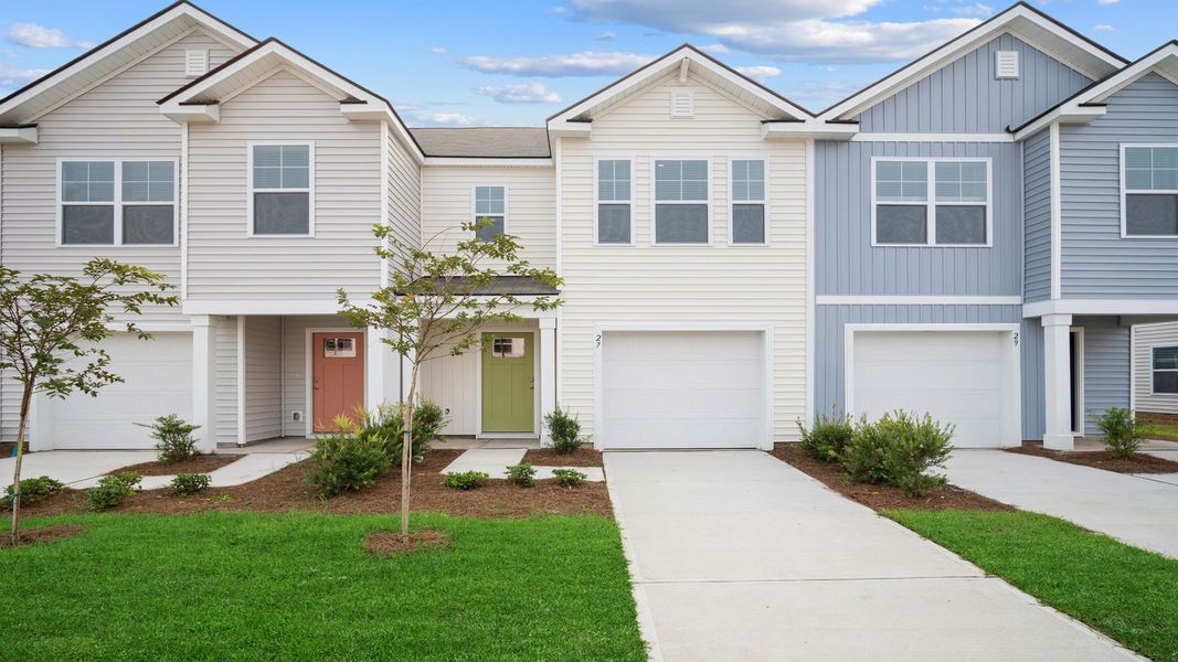 Front exterior of a home in the McKenzie Gardens community, located in Brunswick, GA (Image 18).