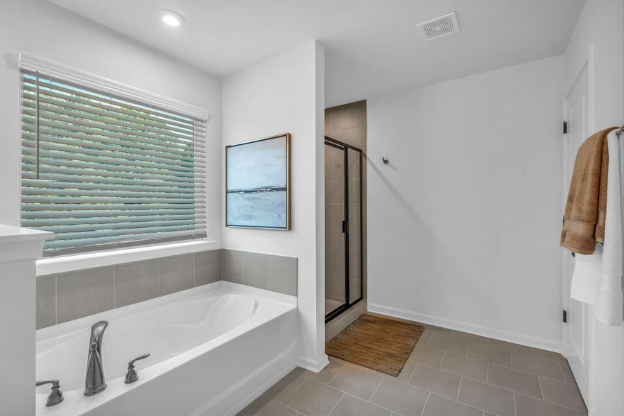 Furnished interior in a model home at The Overlook at Factory Shoals in Mableton (Image 34).