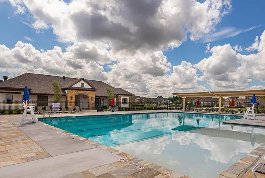 Image 5 of the Lakes of Savannah community in Rosharon, TX.