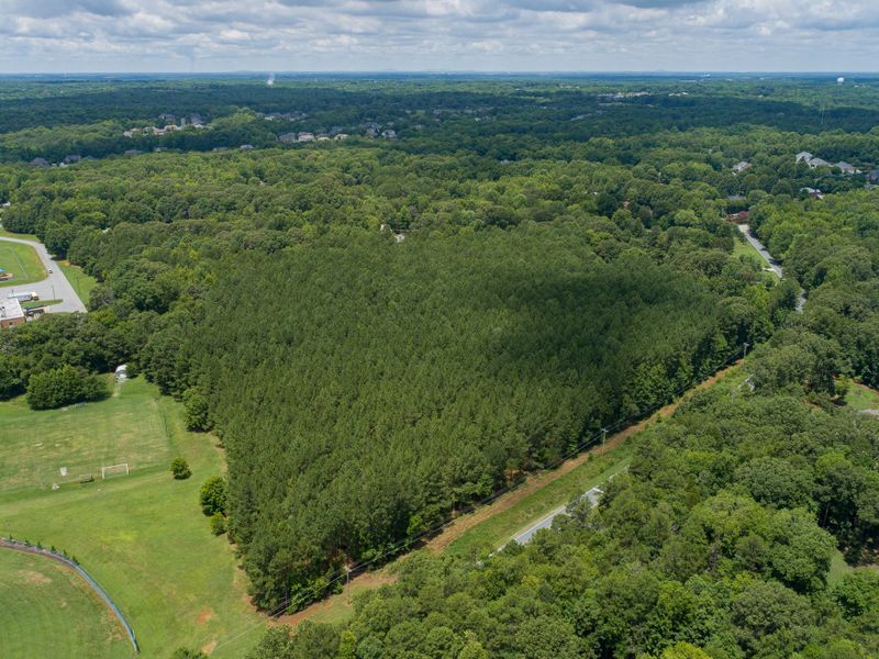 Natural surroundings and green spaces near Elysian at Weddington in Weddington, NC (Image 3). Natural surroundings and green spaces near Elysian at Weddington in Weddington, NC (Image 3).