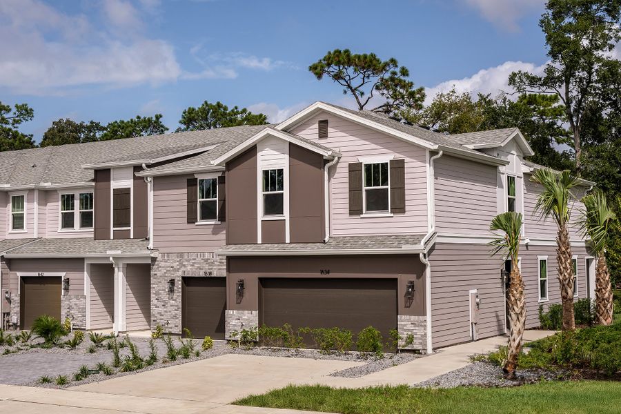 Front exterior of a home in the Towns at Greenleaf community, located in Oviedo, FL (Image 1). Front exterior of a home in the Towns at Greenleaf community, located in Oviedo, FL (Image 1).