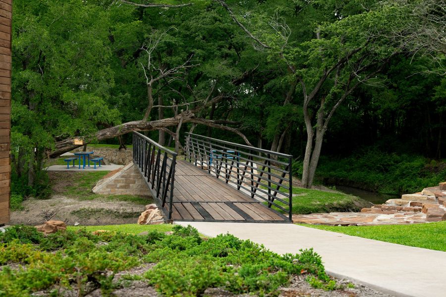 Natural surroundings and green spaces near Solterra in Mesquite, TX (Image 114).