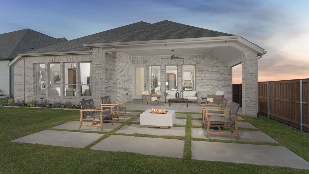 Exterior details of a home in Walsh Ranch 60', Aledo (Image 4).