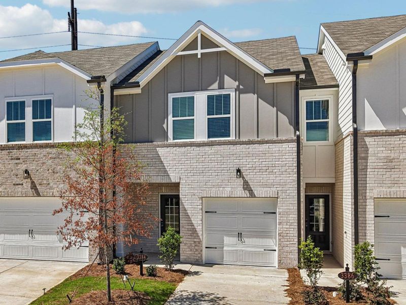 Front exterior of a home in the Brooks Lake community, located in Loganville, GA (Image 1). Front exterior of a home in the Brooks Lake community, located in Loganville, GA (Image 1).