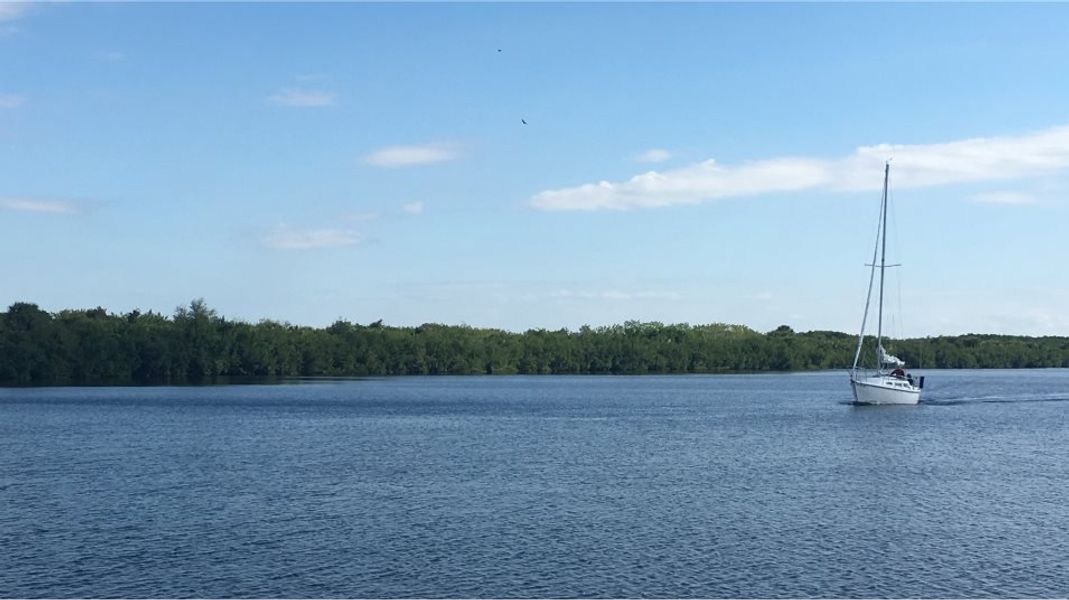 Harbor West lake pond