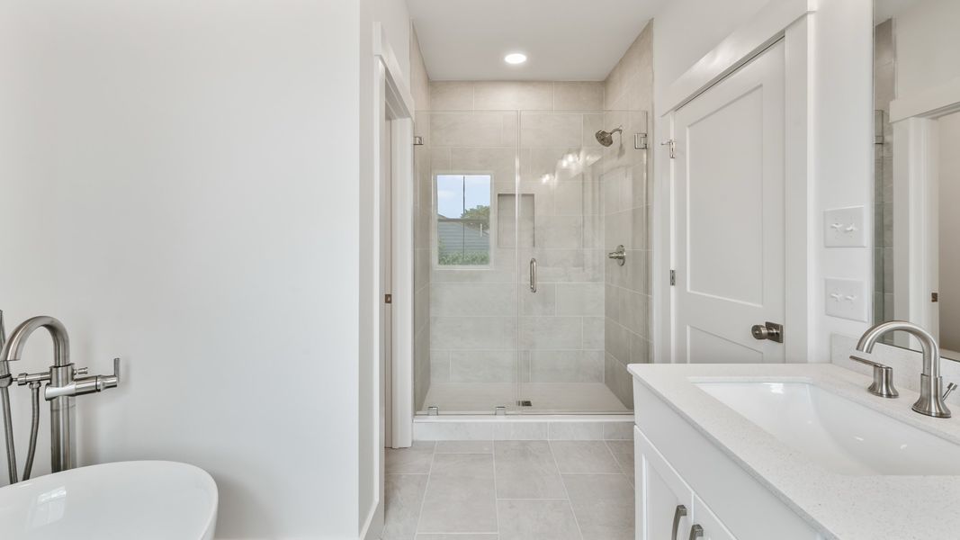 Furnished interior in a model home at Grants Court in Charleston (Image 20).