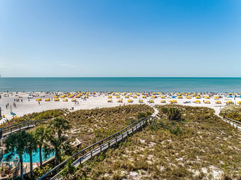 Image 13 of the Isles At Bayview community in Parrish, FL.