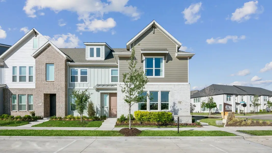 Front exterior of a home in the City Point community, located in North Richland Hills, TX (Image 5).