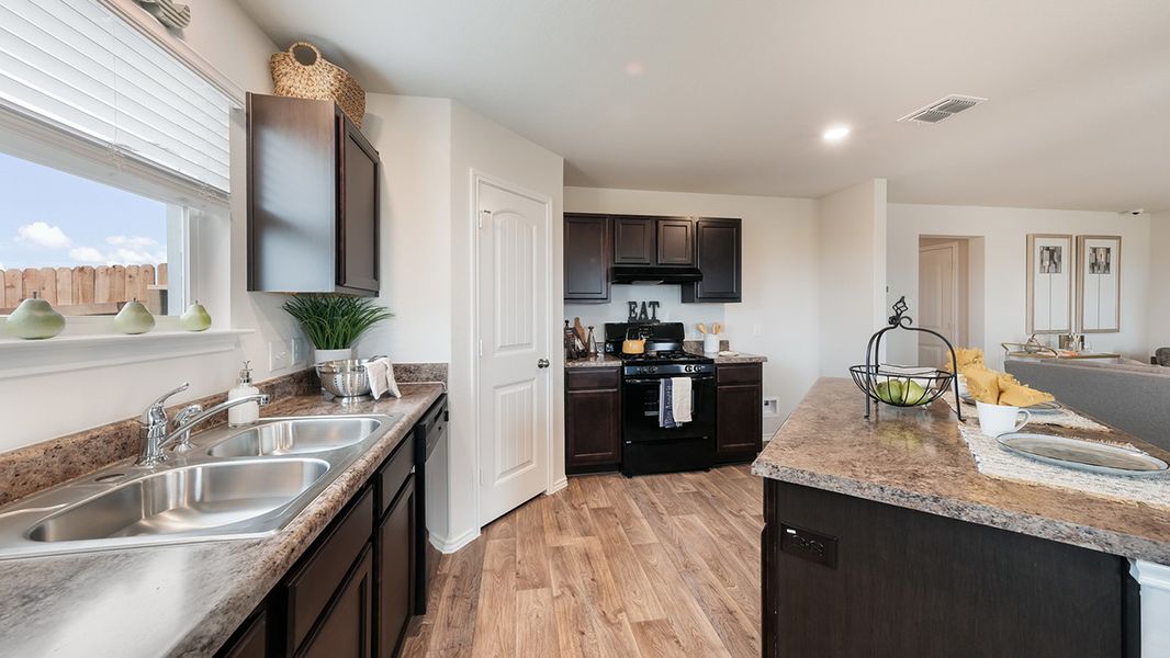 Image 9 of the Redbird Ranch Express community in San Antonio, TX.