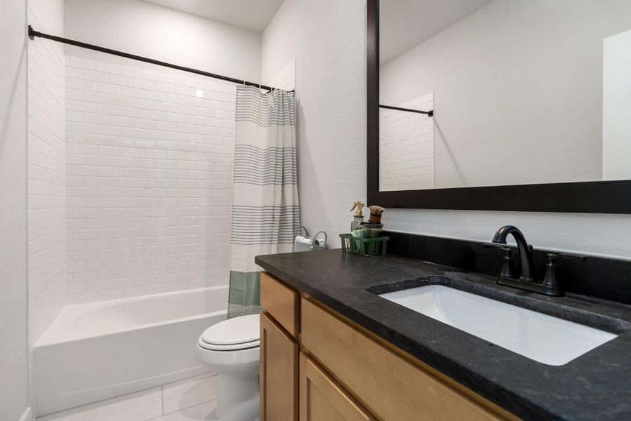 7011 Alamo Estates - Model - Lubbock - Secondary Bathroom