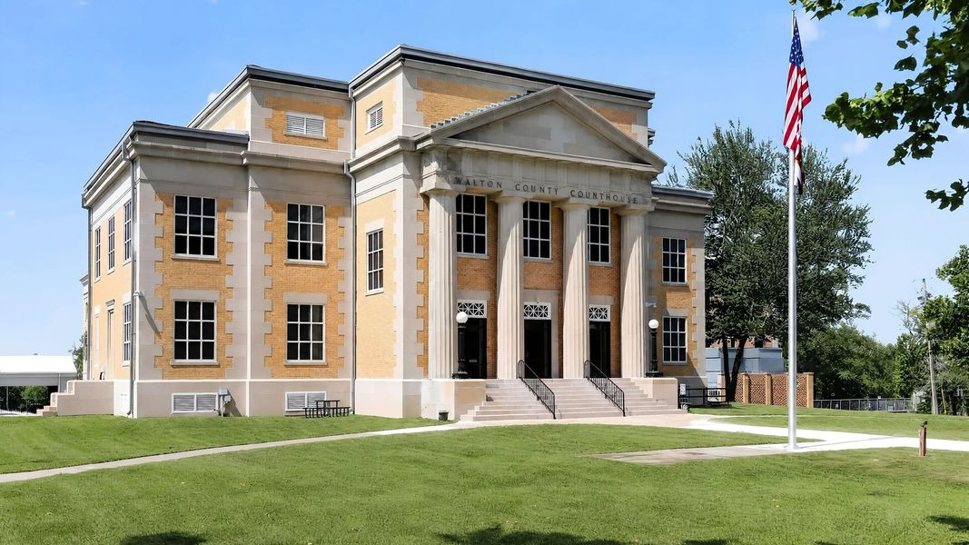 Walton County Courthouse exterior streetview