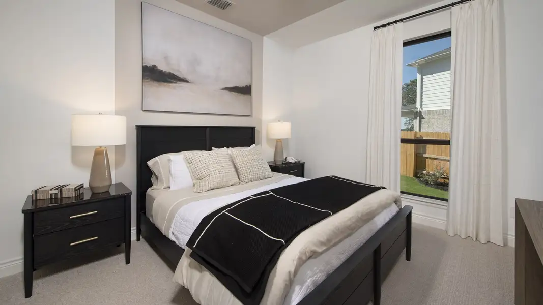 Furnished interior in a model home at Woodside 47' in Georgetown (Image 10).