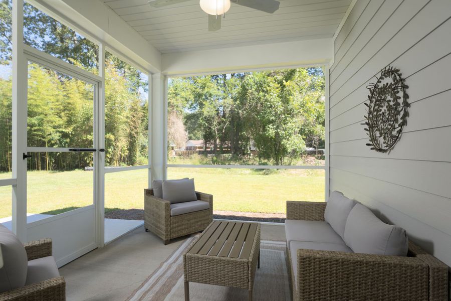 Exterior details of a home in The Bluffs at Lake Waccamaw, Lake Waccamaw (Image 5).