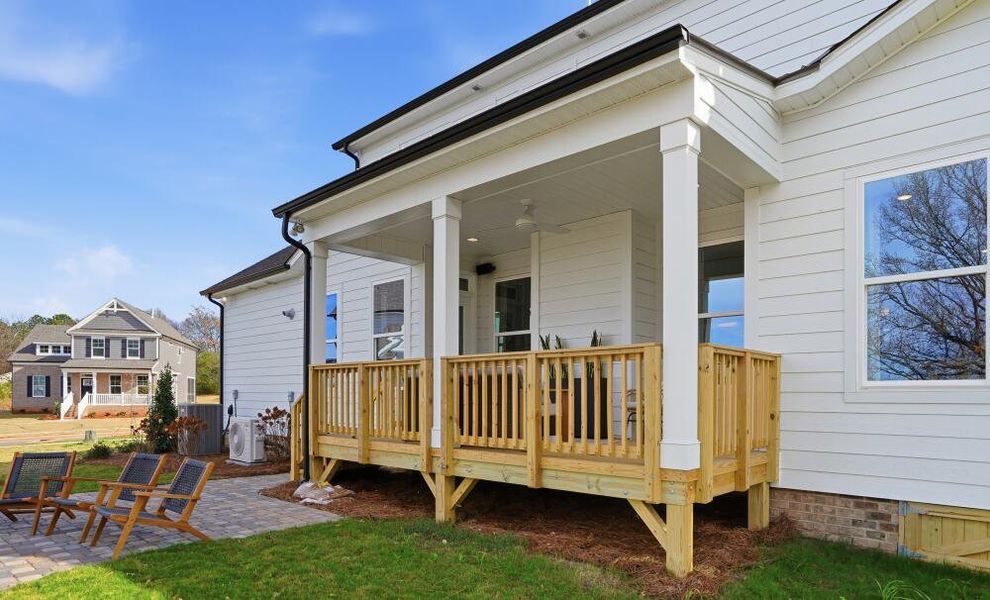 Exterior details of a home in Waterford Commons, Rock Hill (Image 25).