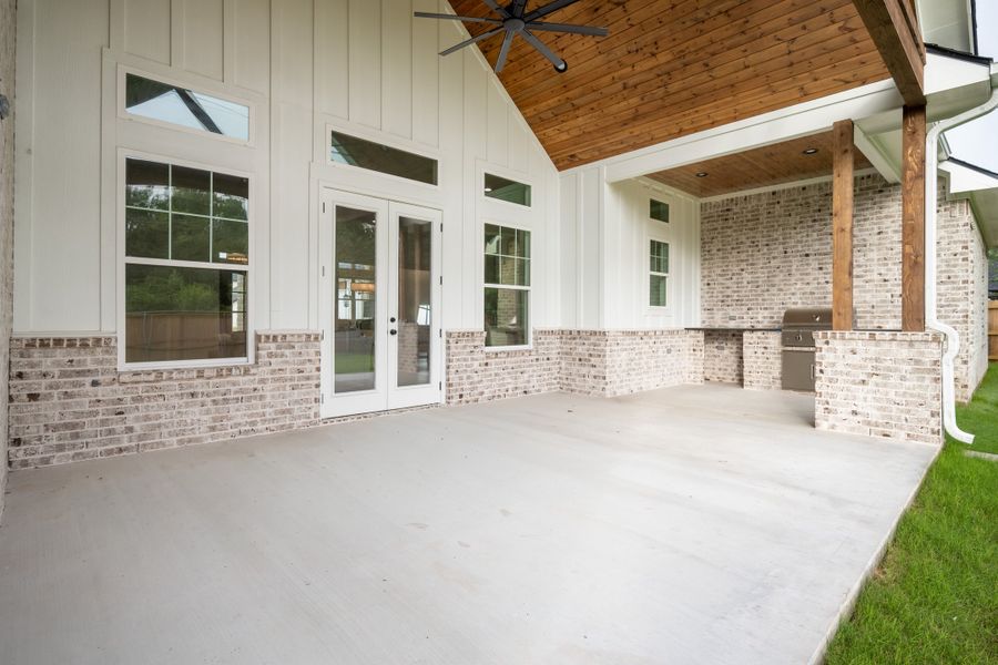 Exterior details of a home in Pebble Creek, College Station (Image 3). Exterior details of a home in Pebble Creek, College Station (Image 3).