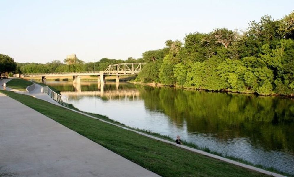 Natural surroundings and green spaces near Parks of Aledo / Point Vista in Aledo, TX (Image 3). Natural surroundings and green spaces near Parks of Aledo / Point Vista in Aledo, TX (Image 3).
