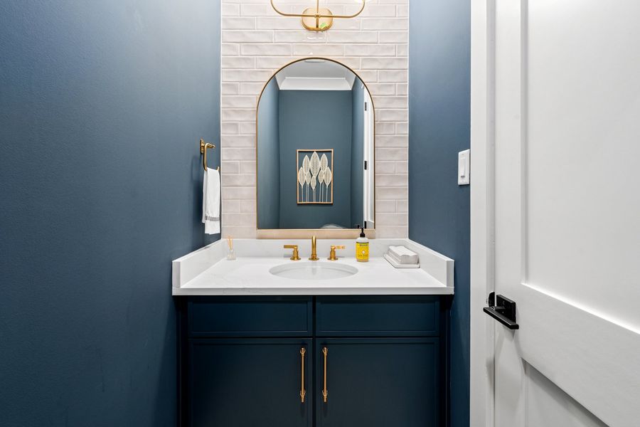 Steamboat Landing - Freeport, FL - Salt & Pine Luxury Homes - DSLD Homes - Brentwood II H - Powder Bath