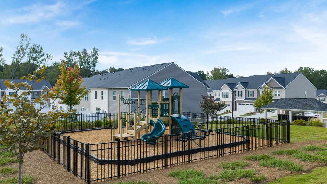 Community amenity available to residents of Inverness at Sugarloaf in Lawrenceville (Image 15).