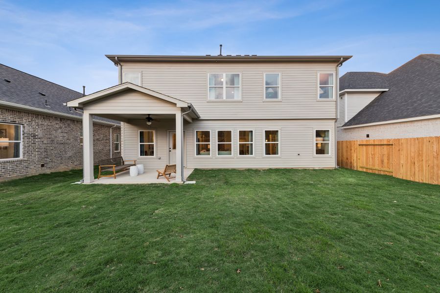 Exterior details of a home in Bay Creek, Baytown (Image 3).