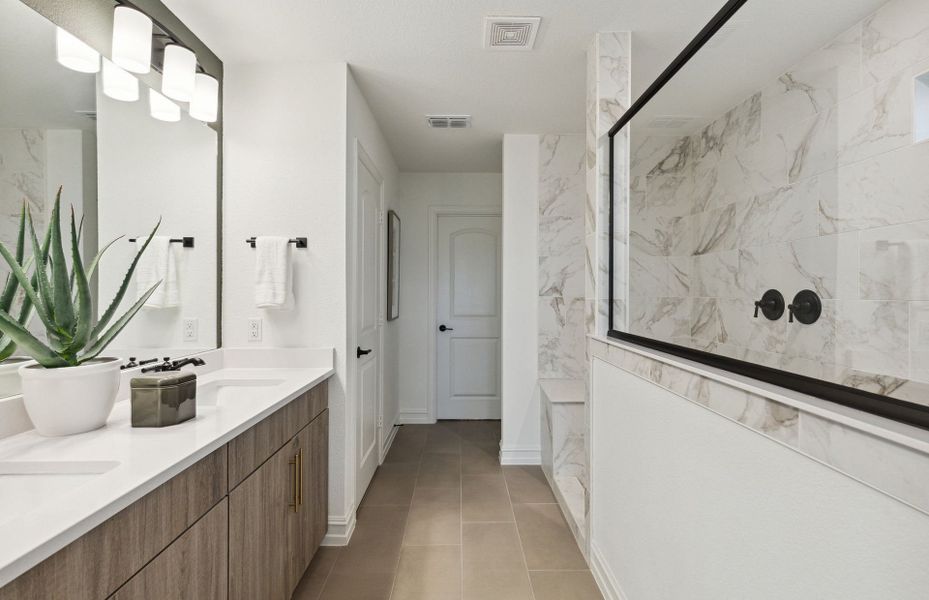 Spa-like owner's bathrooms Spa-like owner's bathrooms