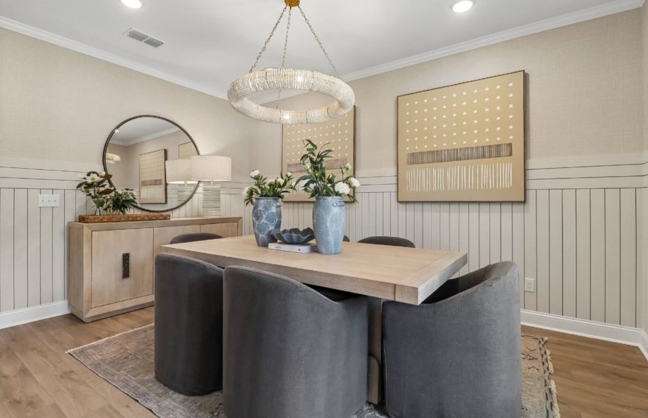 Braddock Model Dinning